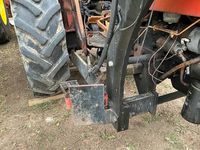 Fiat 55-66 landbouwtractor met frontladerconsole – brandschade - afbeelding 5 van  19