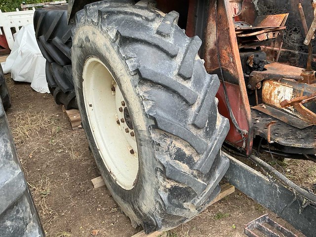 Fiat 55-66 landbouwtractor met frontladerconsole – brandschade - afbeelding 10 van  19