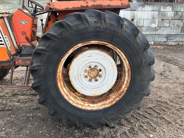 Fiat 780/8 tweewielaangedreven landbouwtractor - afbeelding 2 van  27