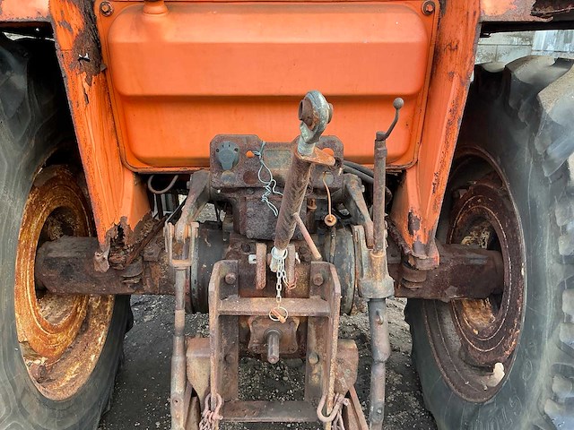 Fiat 780/8 tweewielaangedreven landbouwtractor - afbeelding 7 van  27