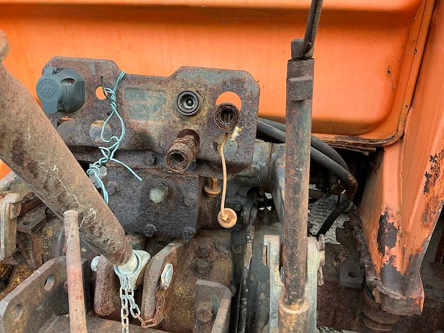 Fiat 780/8 tweewielaangedreven landbouwtractor - afbeelding 8 van  27