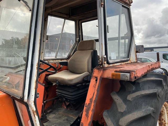 Fiat 780/8 tweewielaangedreven landbouwtractor - afbeelding 11 van  27