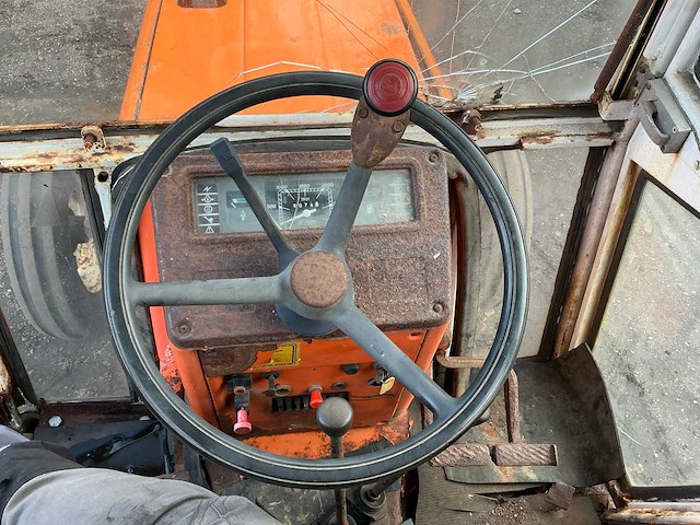 Fiat 780/8 tweewielaangedreven landbouwtractor - afbeelding 13 van  27