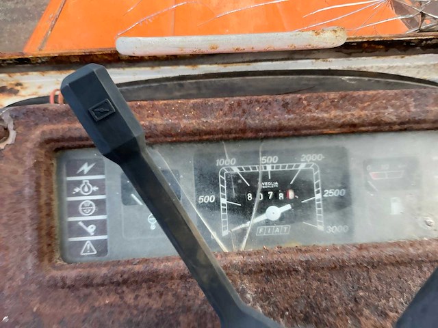 Fiat 780/8 tweewielaangedreven landbouwtractor - afbeelding 14 van  27