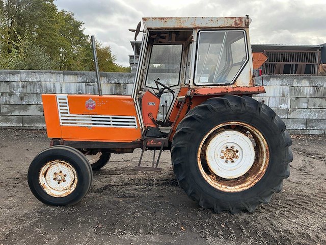 Fiat 780/8 tweewielaangedreven landbouwtractor - afbeelding 12 van  27