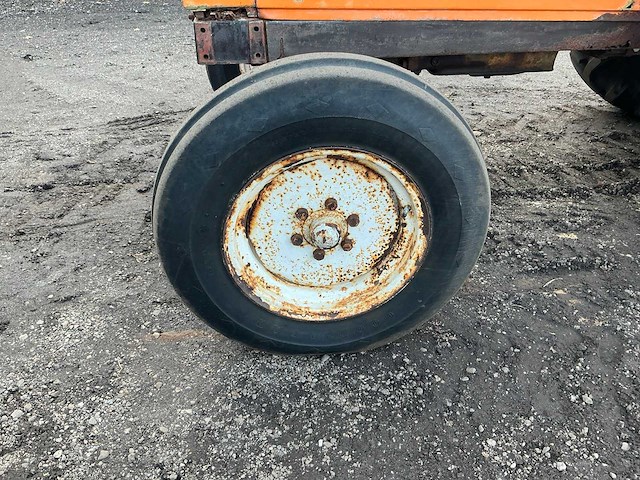Fiat 780/8 tweewielaangedreven landbouwtractor - afbeelding 27 van  27
