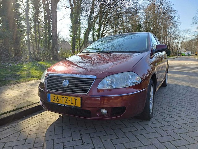 Fiat croma 2.2 16v dynamic automaat, 26-tz-lt - afbeelding 1 van  18