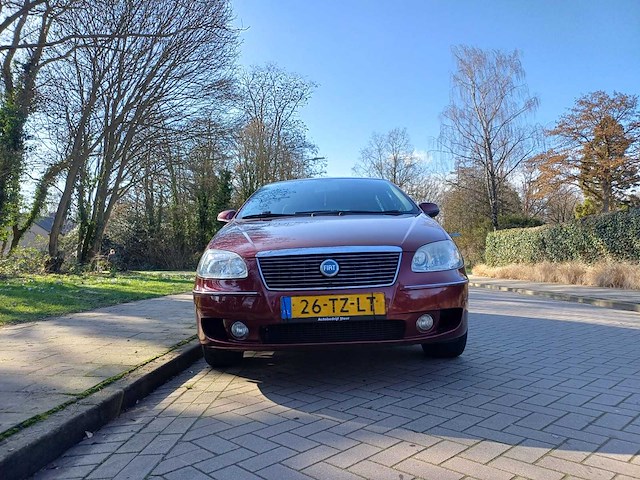 Fiat croma 2.2 16v dynamic automaat, 26-tz-lt - afbeelding 2 van  21
