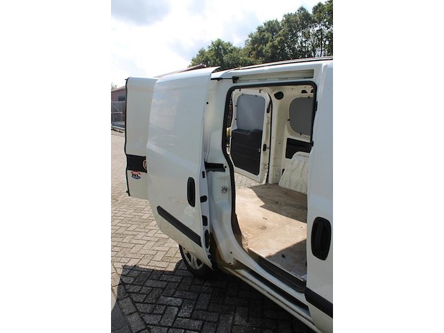 Fiat doblo 1,3 diesel met kenteken v-139-jx. datum eerste toelating 09-11-2017. apk vervaldatum 25-11-2026 - afbeelding 5 van  15