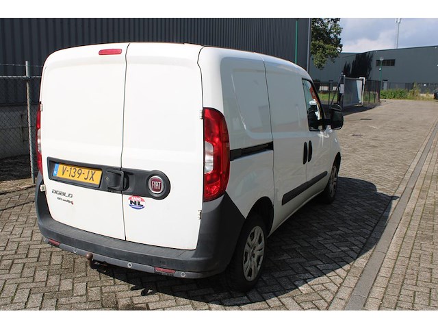 Fiat doblo 1,3 diesel met kenteken v-139-jx. datum eerste toelating 09-11-2017. apk vervaldatum 25-11-2026 - afbeelding 9 van  15