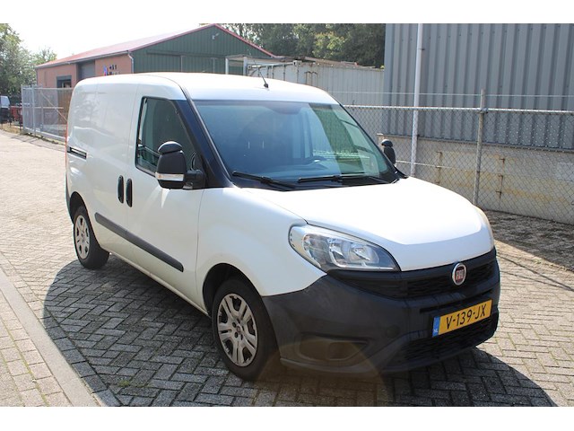Fiat doblo 1,3 diesel met kenteken v-139-jx. datum eerste toelating 09-11-2017. apk vervaldatum 25-11-2026 - afbeelding 10 van  15