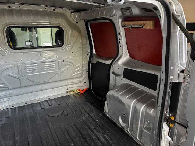 Fiat fiorino 1.4 benzine sx bedrijfswagen - afbeelding 11 van  15