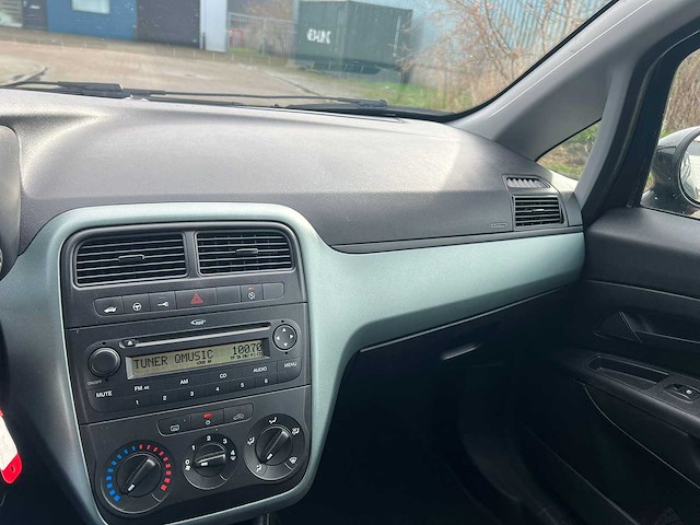 Fiat grande punto - 1.3 m-jet actual , 28-prv-1 - afbeelding 4 van  19