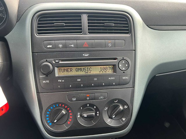 Fiat grande punto - 1.3 m-jet actual , 28-prv-1 - afbeelding 7 van  19