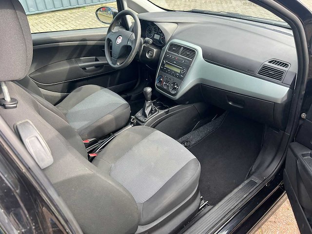 Fiat grande punto - 1.3 m-jet actual , 28-prv-1 - afbeelding 10 van  19