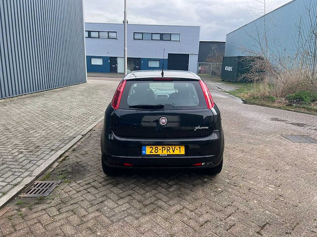 Fiat grande punto - 1.3 m-jet actual , 28-prv-1 - afbeelding 15 van  19