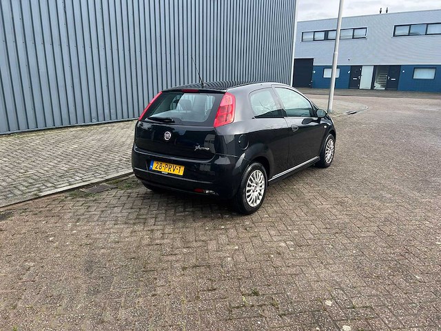 Fiat grande punto - 1.3 m-jet actual , 28-prv-1 - afbeelding 4 van  17