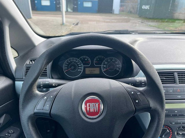 Fiat grande punto - 1.3 m-jet actual , 28-prv-1 - afbeelding 7 van  17