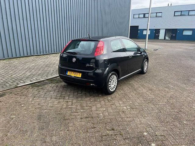 Fiat grande punto - 1.3 m-jet actual , 28-prv-1 - afbeelding 14 van  19