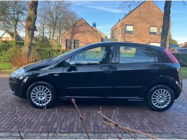 Fiat grande punto 1.3 m-jet actual 2011 - afbeelding 6 van  10