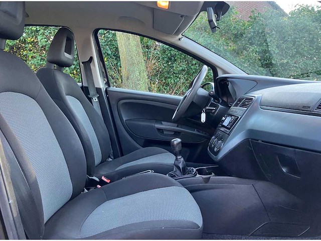 Fiat grande punto 1.3 m-jet actual 2011 - afbeelding 8 van  10