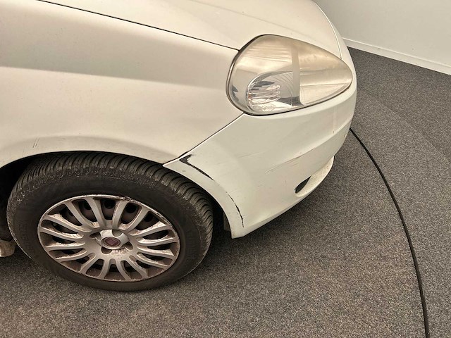 Fiat grande punto 1.3 m-jet actual 2011 - afbeelding 5 van  19