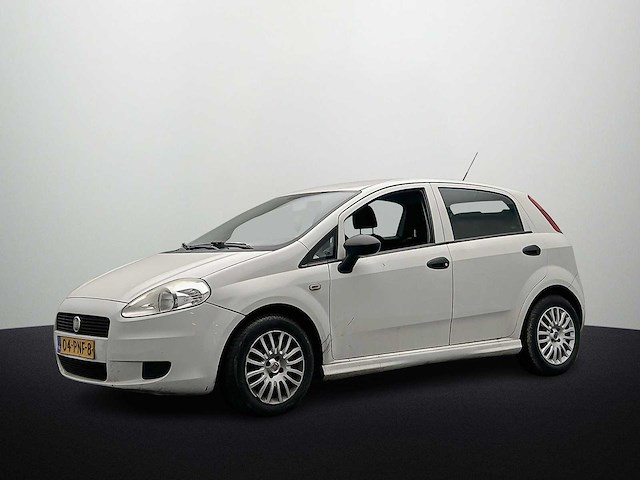 Fiat grande punto 1.3 m-jet actual 2011 - afbeelding 15 van  19
