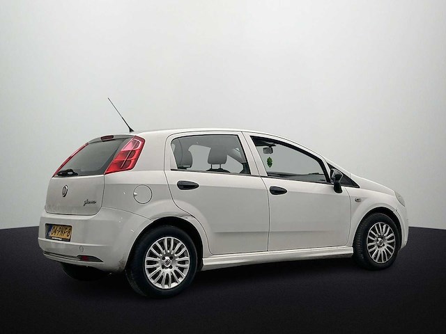 Fiat grande punto 1.3 m-jet actual 2011 - afbeelding 19 van  19