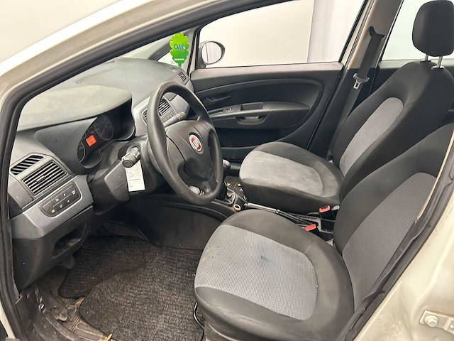 Fiat grande punto 1.3 m-jet actual 2011 - afbeelding 8 van  19