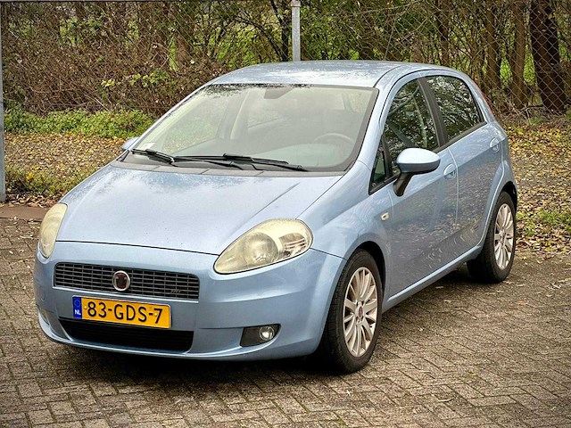 Fiat grande punto 1.4 16v emotion, 83-gds-7 - afbeelding 1 van  9