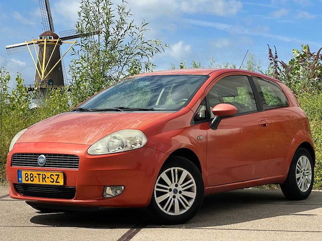 Fiat grande punto 1.4-16v sport, 88-tr-sz - afbeelding 1 van  12