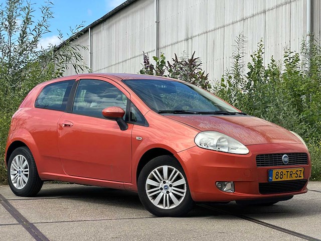 Fiat grande punto 1.4-16v sport, 88-tr-sz - afbeelding 6 van  12