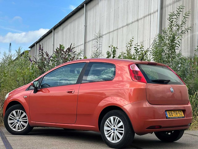 Fiat grande punto 1.4-16v sport, 88-tr-sz - afbeelding 6 van  11
