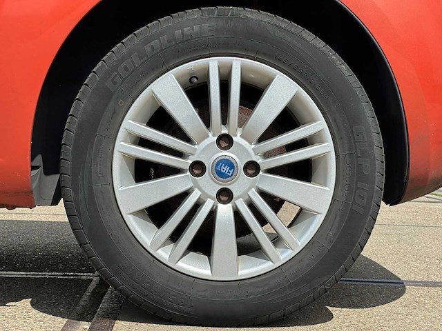 Fiat grande punto 1.4-16v sport, 88-tr-sz - afbeelding 7 van  11