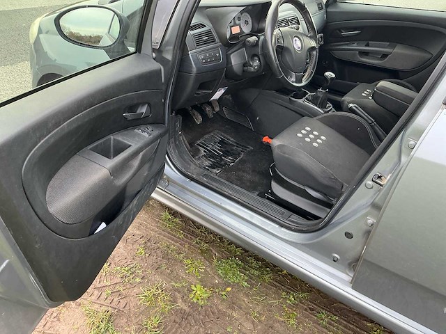 Fiat grande punto 1.4-16v sport personenauto - afbeelding 15 van  37