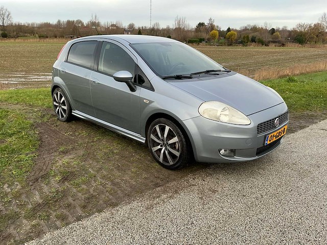 Fiat grande punto 1.4-16v sport personenauto - afbeelding 23 van  37