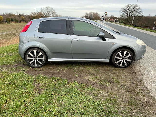 Fiat grande punto 1.4-16v sport personenauto - afbeelding 32 van  37