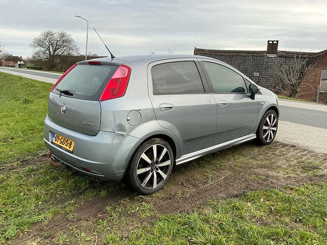 Fiat grande punto 1.4-16v sport personenauto - afbeelding 33 van  37