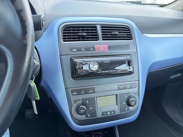 Fiat grande punto 1.4 | 26-tk-gv i - afbeelding 10 van  25