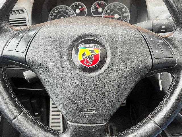 Fiat grande punto 1.4 abarth uitvoering, 21-gbp-4 - afbeelding 8 van  17