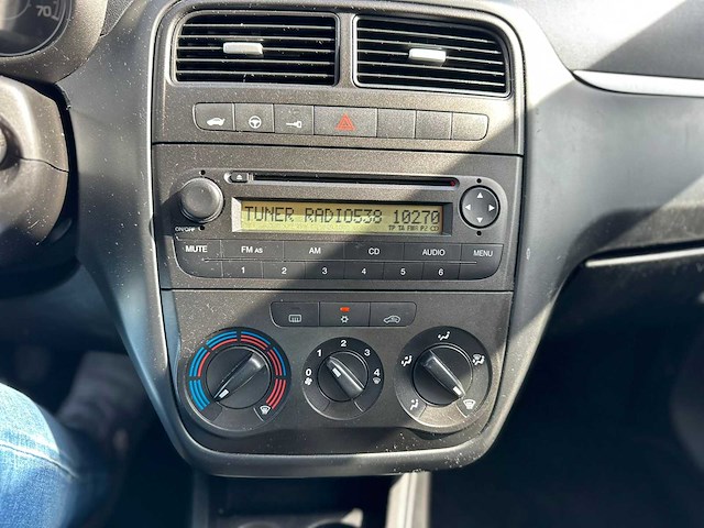 Fiat grande punto 1.4 dynamic, 75-xt-pb - afbeelding 8 van  12