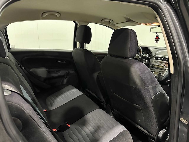 Fiat grande punto 1.4 edizione lusso 31-hnv-9 - afbeelding 4 van  21