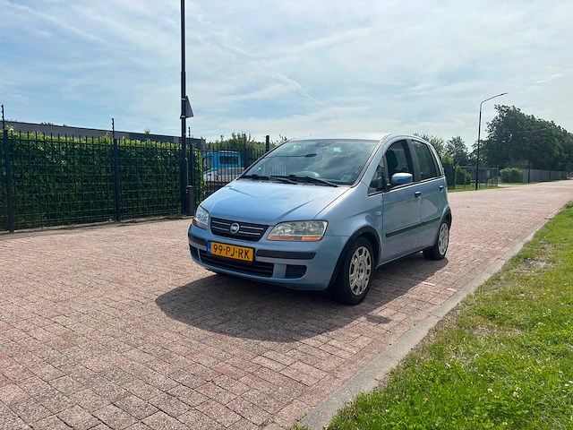 Fiat idea 1.4-16v dynamic 2004 | 99-pj-rk i - afbeelding 1 van  13