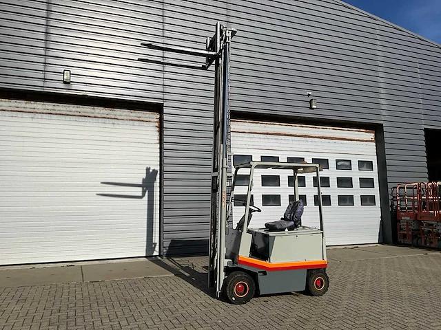 Fiat om e20 vorkheftruck - afbeelding 9 van  13