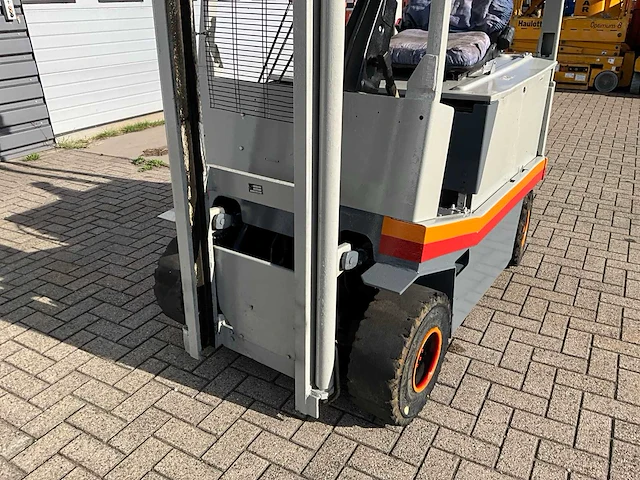 Fiat om e20 vorkheftruck - afbeelding 10 van  13