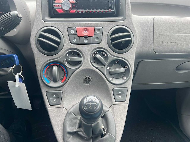 Fiat panda -1.2 dynamic, 66-pb-kr - afbeelding 6 van  17