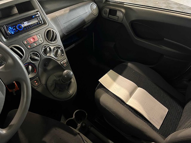 Fiat panda 1.1 actual, 6-tzz-08 - afbeelding 10 van  17
