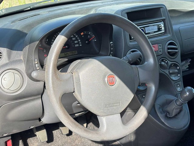 Fiat panda 1.1 actual, z-396-df - afbeelding 9 van  13
