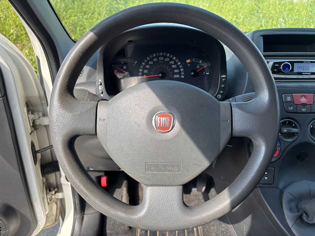 Fiat panda 1.1 actual, z-396-df - afbeelding 12 van  13