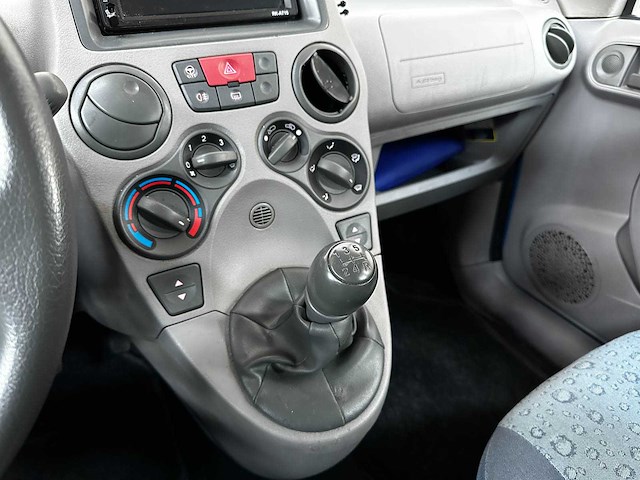 Fiat panda 1.1 young 54pk 2006 (origineel-nl), 17-sk-dz - afbeelding 9 van  23